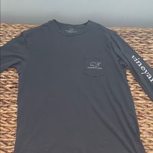 Men’s small vineyard vines shirt